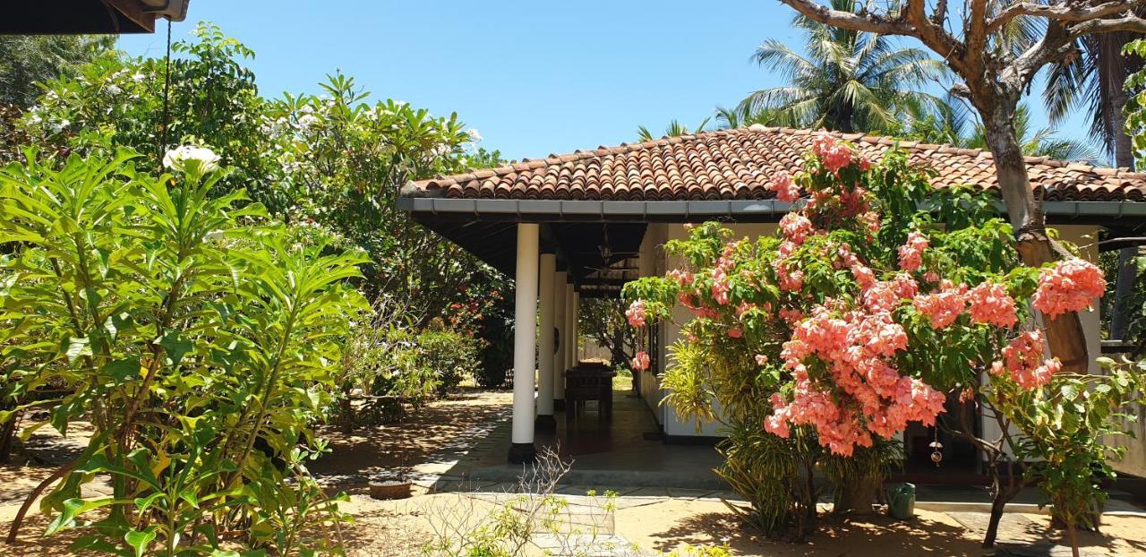 The Danish Villa Resort Arugam Kudah Eksteriør bilde